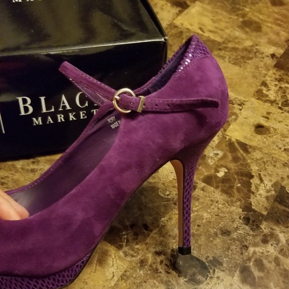 White House Black Market Suede Heels - Picture 4 of 8